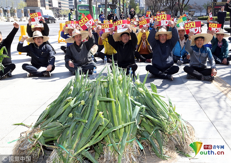 乐鱼官网开户-“反诈老陈”直播带货 销售额达10万