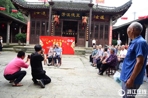 赚钱网站入口-“提灯定损”之地探访：村里住着很多陪读妈妈，当地民宿遭大量退订