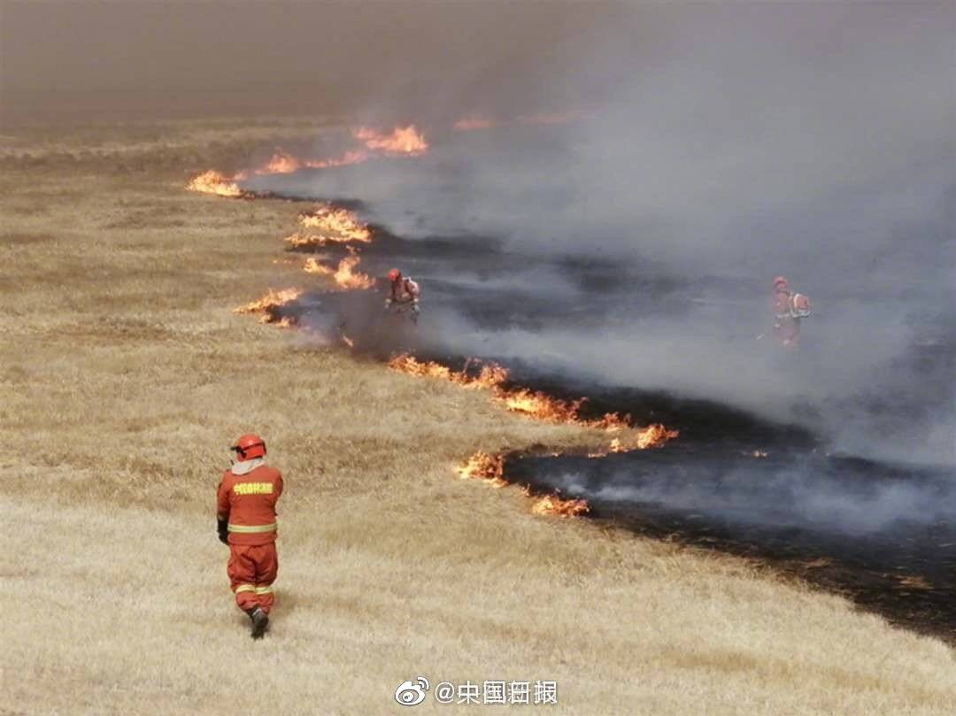 半岛网页版登录入口-泽连斯基急盼军援：乌克兰被美国内政裹挟，沦为“人质”