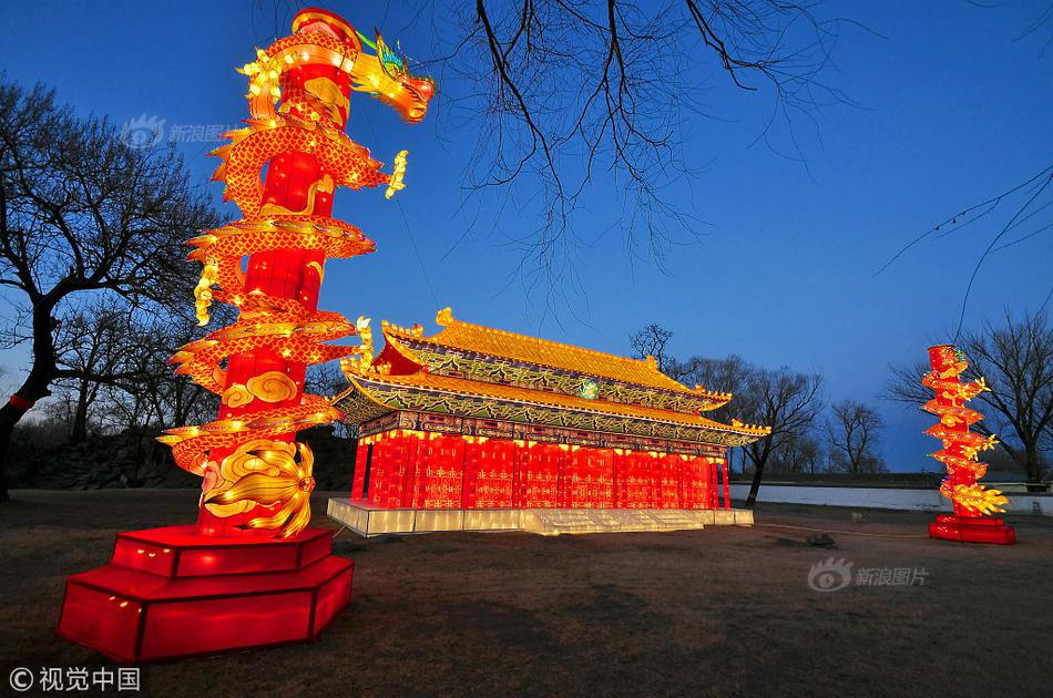 星空体育综合app下载-女子乘自动扶梯上楼半个身子突然被“卷入”
，消防紧急救援