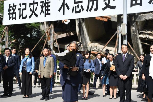 半岛在线体育官网-王一博托姐公开秀恩爱