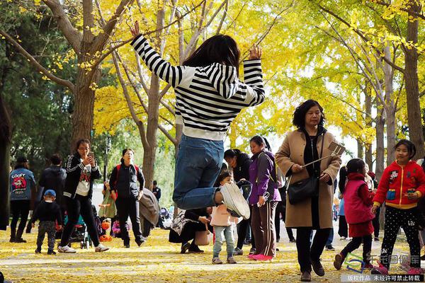 开云体验app官方入口-马上评丨小学生“打烟牌”该不该禁�？