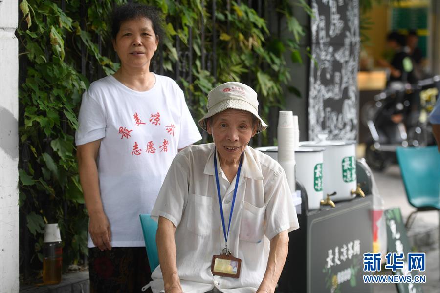 大阳城集团娱乐网-平顶山执法人员被曝抢夺女子手机