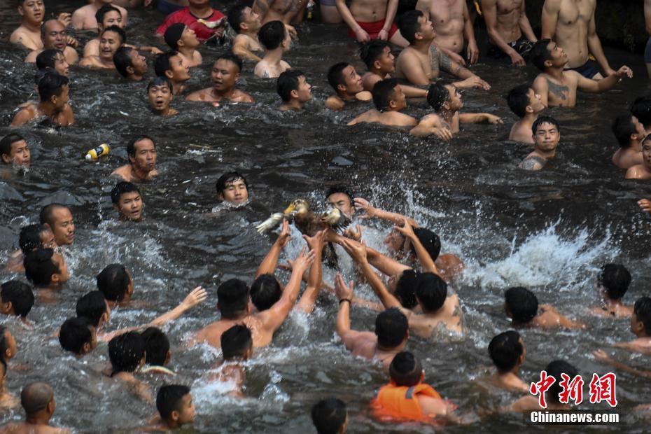 乐鱼官网开户-在天水终于不敢说麻辣烫不辣了！