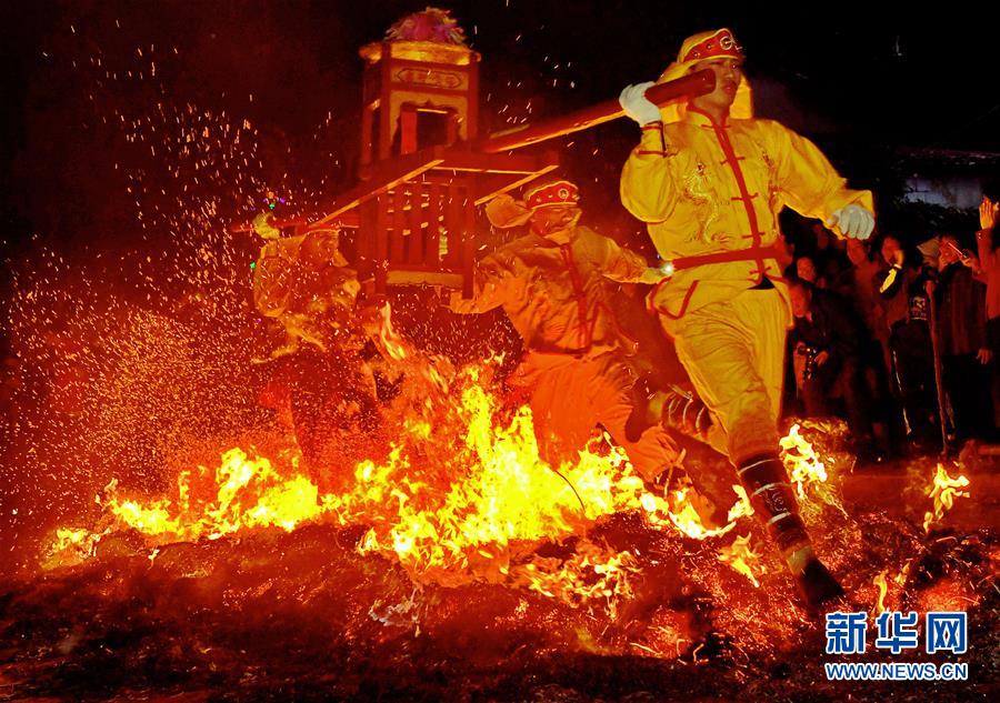 乐竞体育链接入口-油价上涨