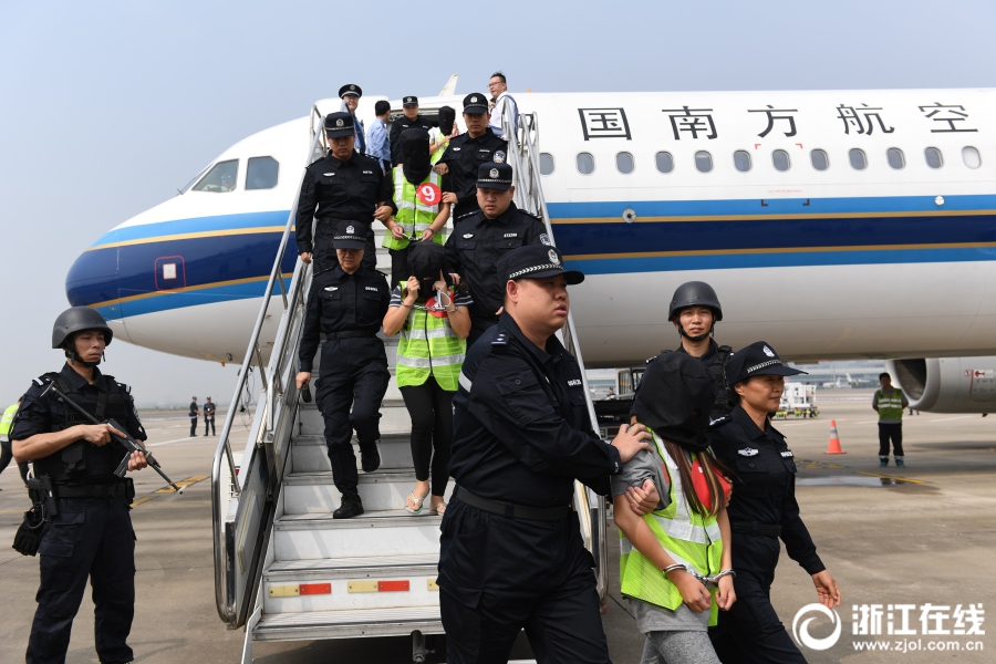 开云电子娱乐-“提灯定损”之地探访
：村里住着很多陪读妈妈，当地民宿遭大量退订