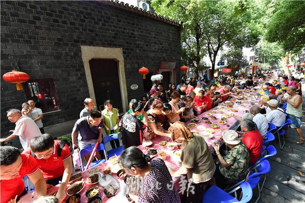 pc加拿大网站-女子称机场上厕所遭男孩强行推门