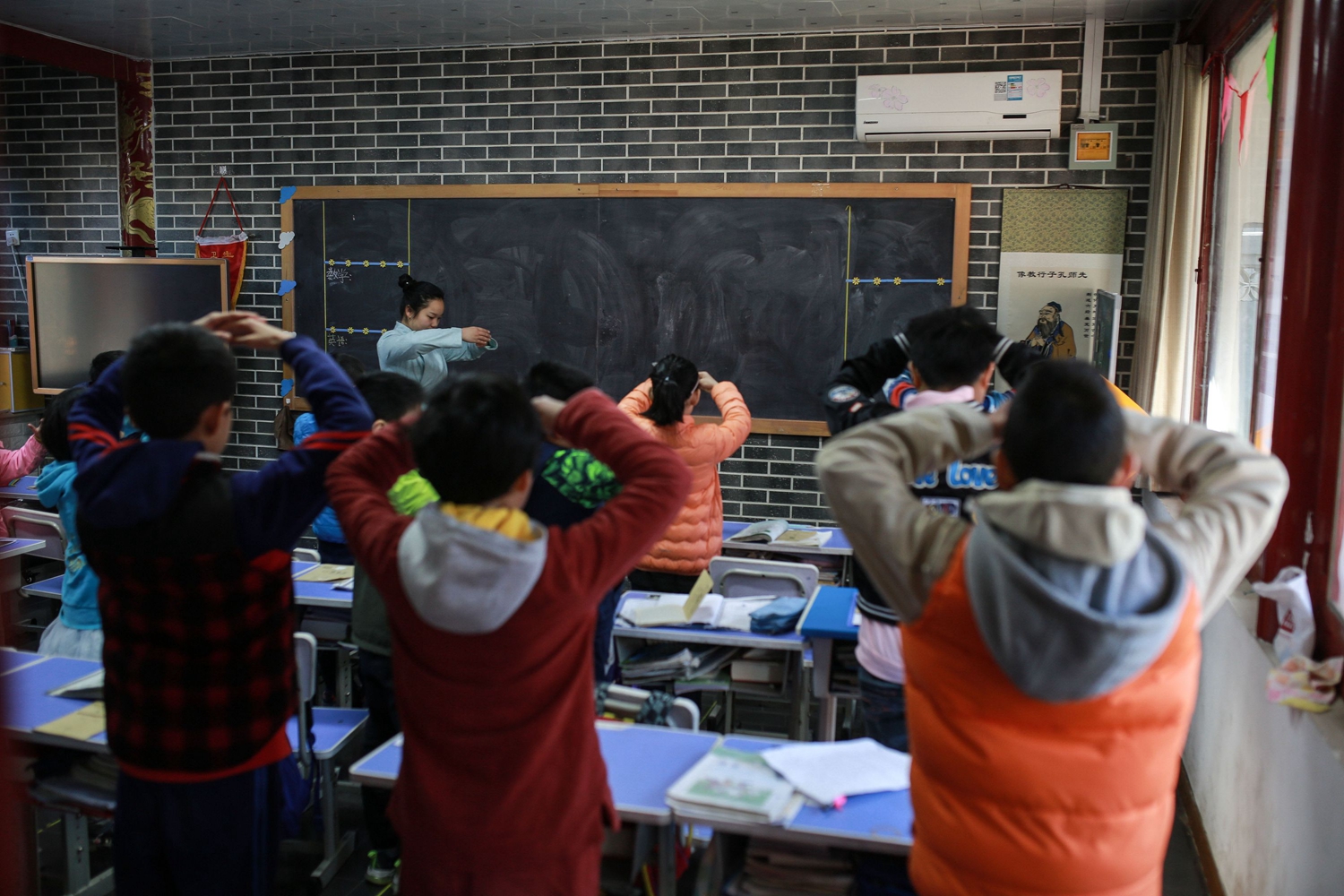 pc加拿大网站-女子称机场上厕所遭男孩强行推门