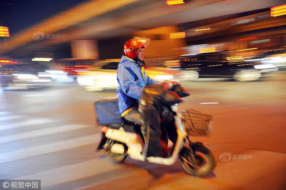 半岛体肓综合下载-女子因蒜苗被轧怒砸奔驰车，河南警方
：双方就财产损失达成谅解