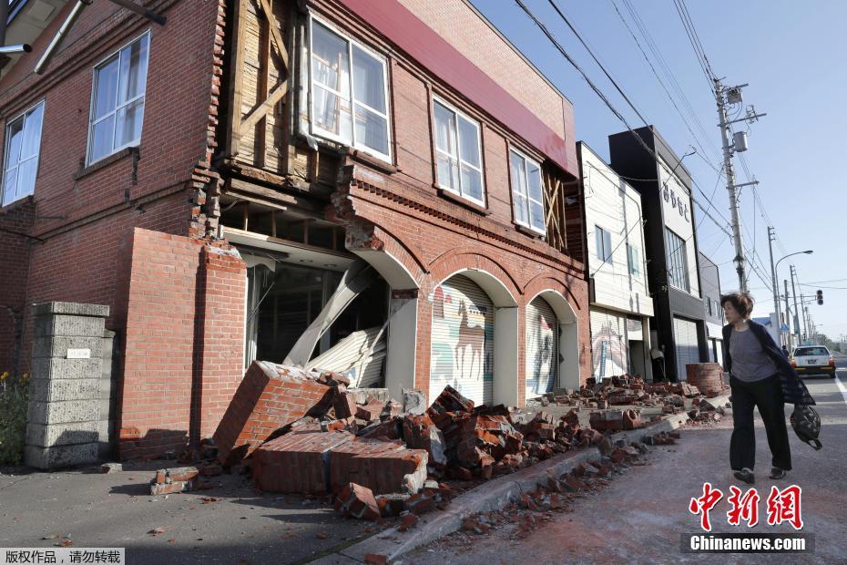 星空app网站-“提灯定损”之地探访：村里住着很多陪读妈妈，当地民宿遭大量退订