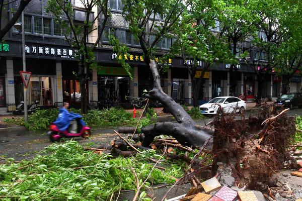 千亿app官网入口-钦州发布暴雨红色预警启动二级应急响应 城区多处严重内涝多所学校停课