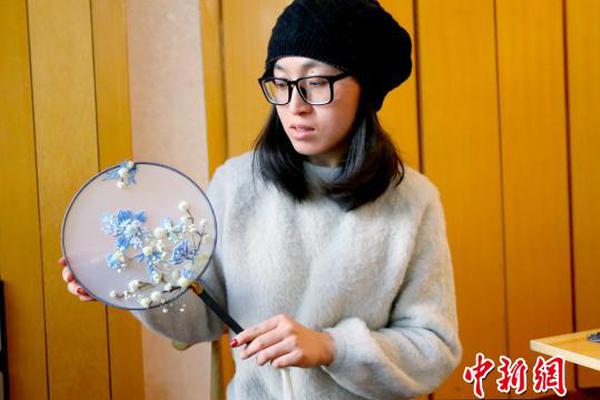 博亚体育app官网最新版-大伯娶妓女被众人嘲笑，4年后，得知她身份呆住了