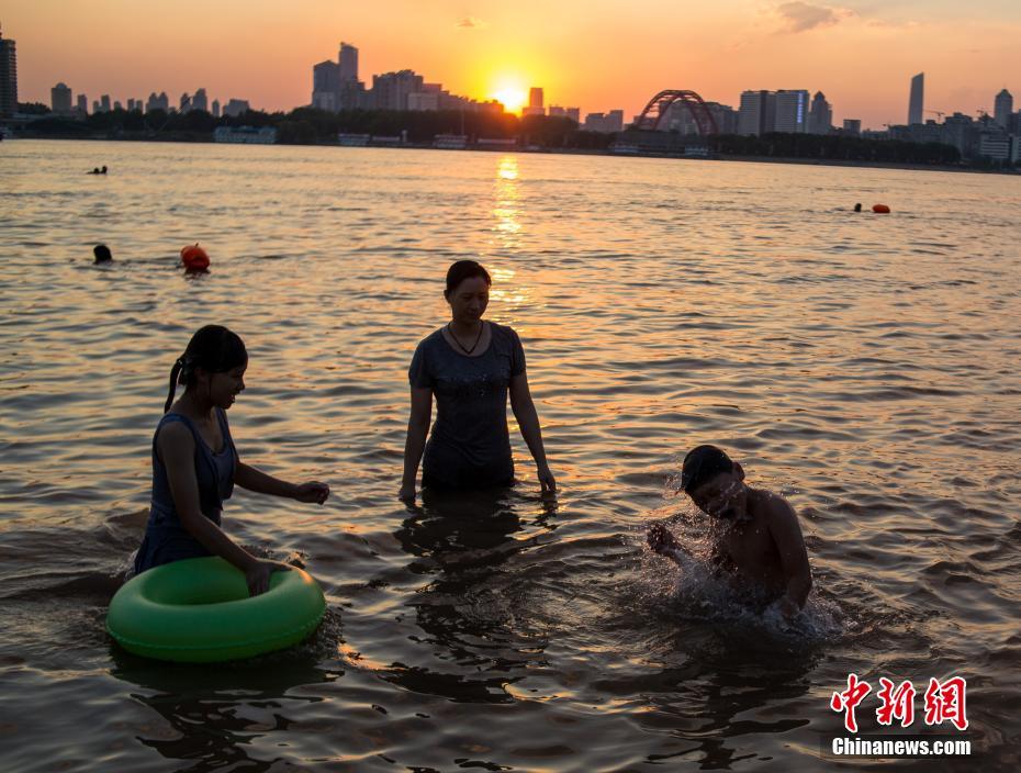 半岛官网链接-广西经济看点｜从“好玩”到“慧玩” 广西全面提升文旅服务智慧化水平