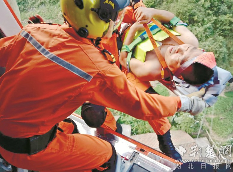 开云app苹果下载-“提灯定损”之地探访：村里住着很多陪读妈妈，当地民宿遭大量退订