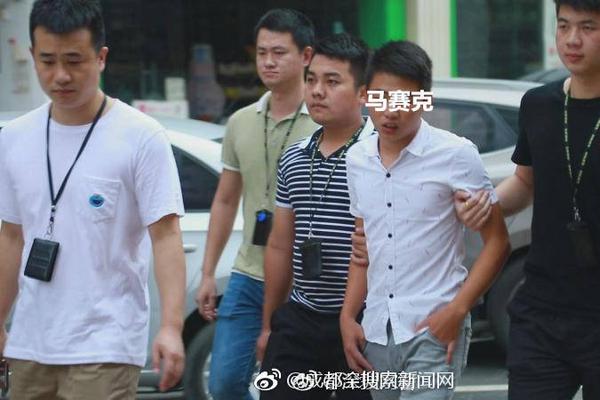 kb官网入口-男子报警称自己被绑架将被活埋