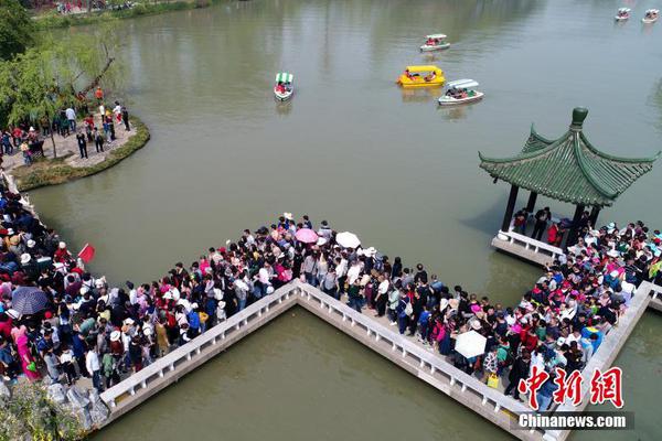 大阳城集团娱乐网-从垃圾桶里翻�、自己网上买
，部分小学生沉迷“烟卡”需警惕