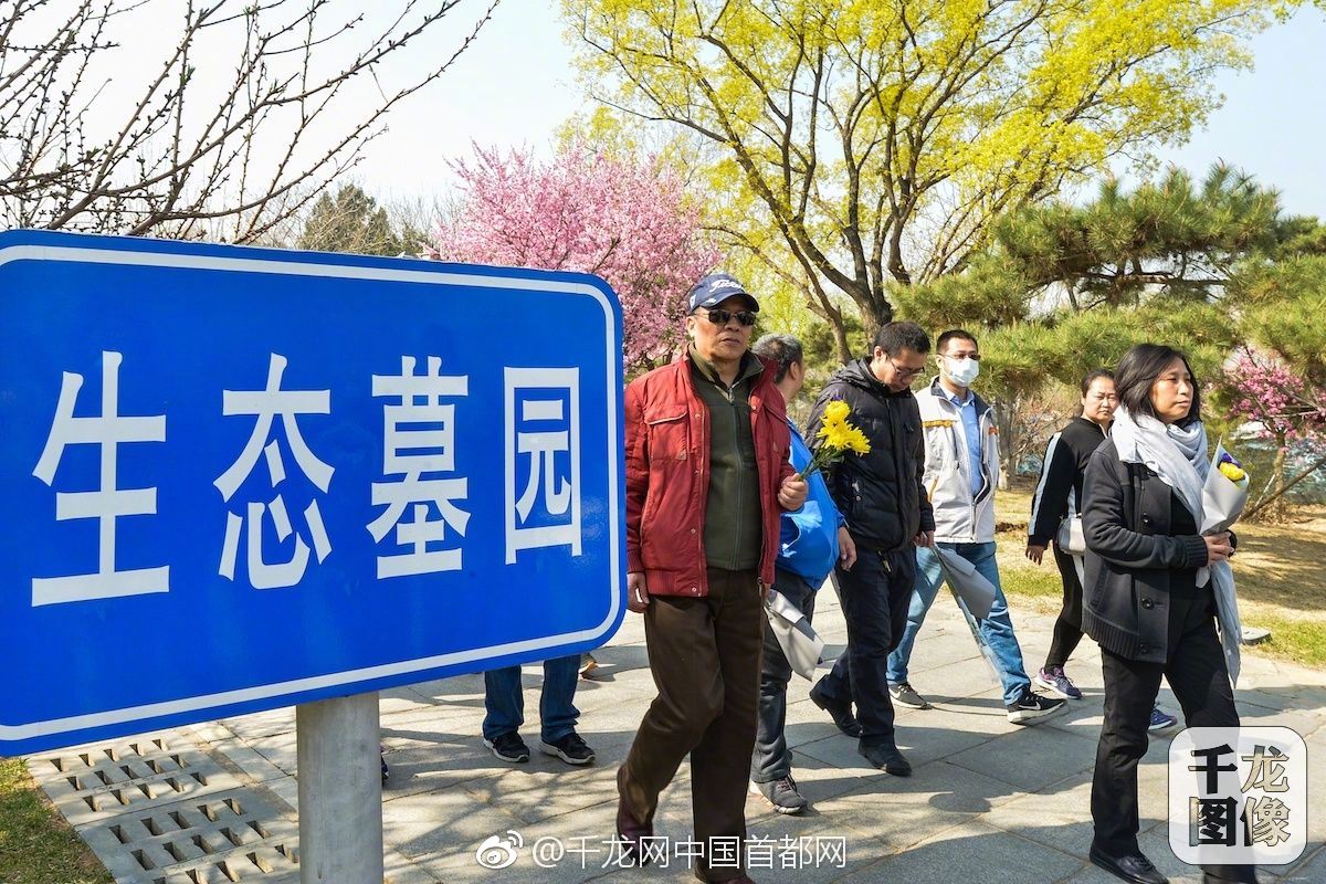 星空app网站-女子称机场上厕所遭男孩强行推门