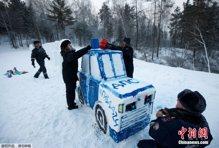 千亿app官网入口-女子因蒜苗被轧怒砸奔驰车
，河南警方
：双方就财产损失达成谅解