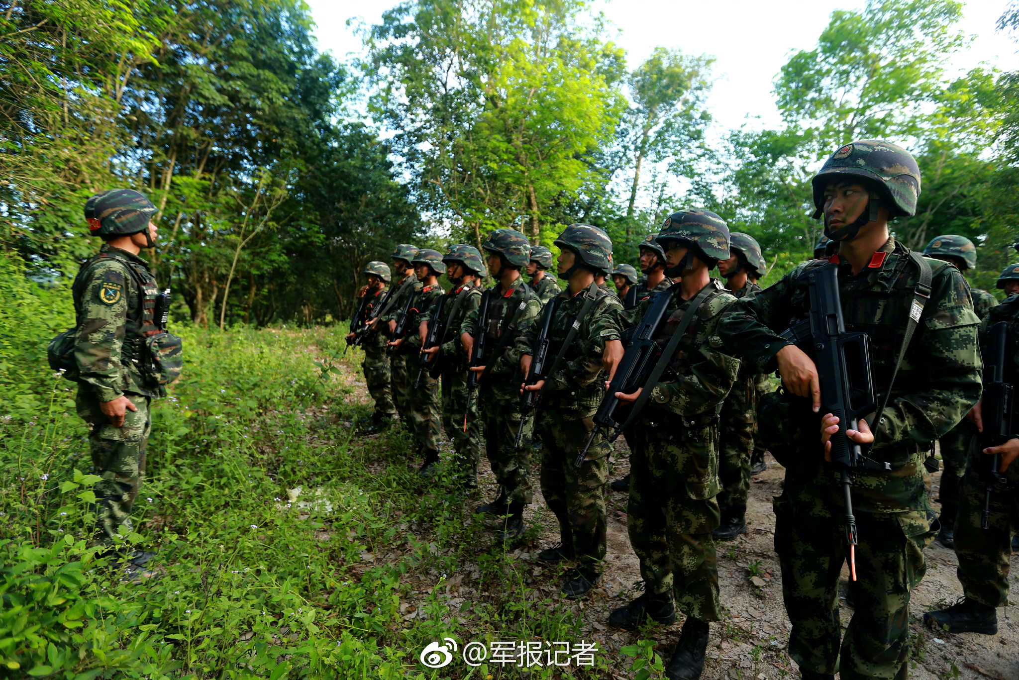 半岛官网手机下载-谢谢酸奶碗�，差点看见太奶