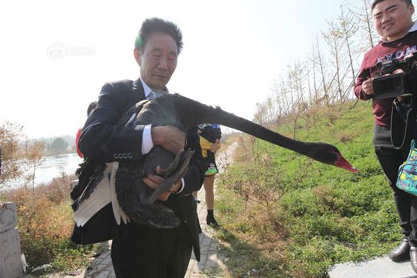 开云app在线入口-马上评丨“一家好几个行长”仍让人难以释怀