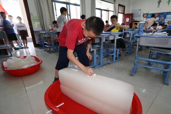 乐鱼在线登录入口-岁女孩米分秒夺冠