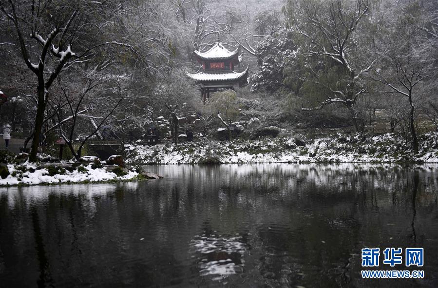 半岛星空体育-老乡鸡餐厅公示菜品加工等级