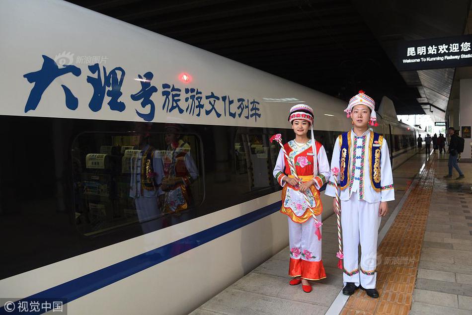 开云入口-女子因蒜苗被轧怒砸奔驰车
，河南警方�
：双方就财产损失达成谅解