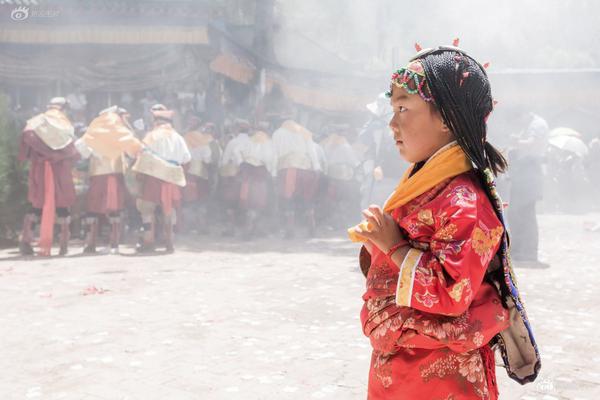 澳门十三第电子娱乐-喜欢汉服的似乎都是汉族人	，而我是个瑶族人	，我很喜欢汉服�，会不会很别扭	？