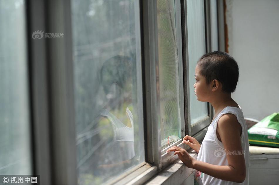 pg网赌游戏赏金女王-从垃圾桶里翻
、自己网上买
	
，部分小学生沉迷“烟卡”需警惕