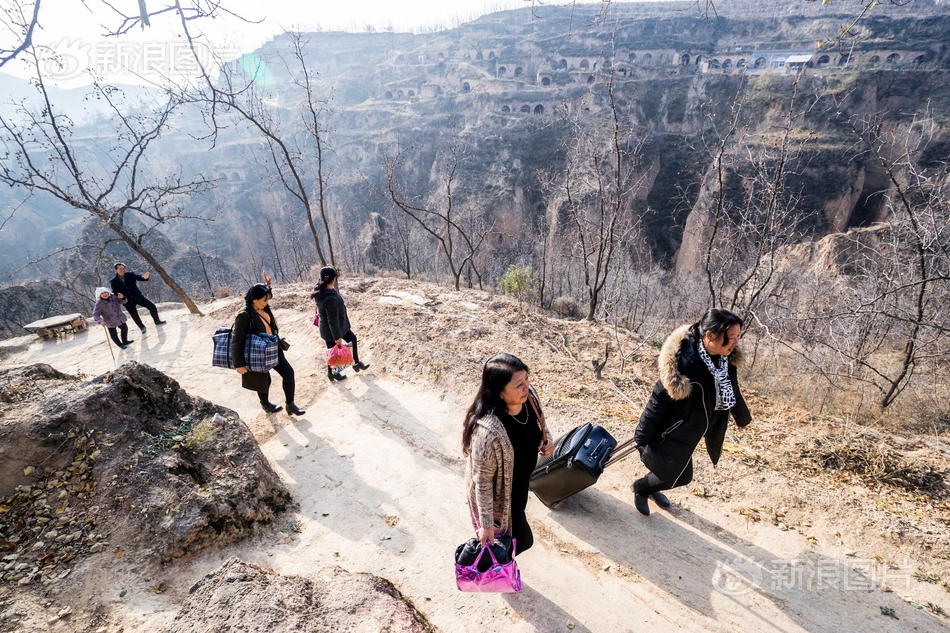 开云体肓app-“提灯定损”之地探访：村里住着很多陪读妈妈，当地民宿遭大量退订