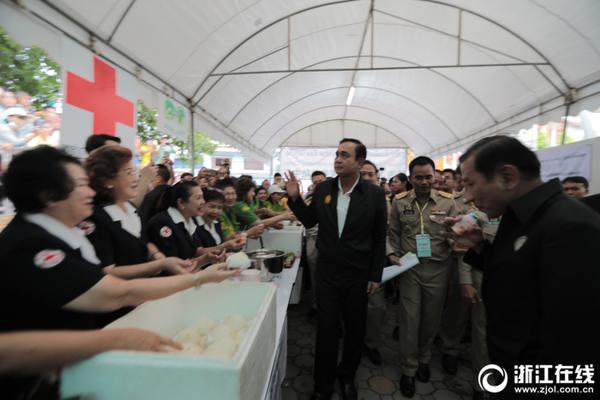 星空体育在线网站-餐馆老板雇佣一群唐氏综合征患者