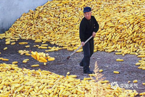 半岛星空体育-知名基金经理张坤重仓旗下全部产品，丘栋荣、葛兰「重金」自购，释放了哪些信号
？