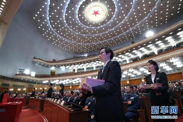 大阳城娱乐游戏-女子因蒜苗被轧怒砸奔驰车，河南警方�：双方就财产损失达成谅解