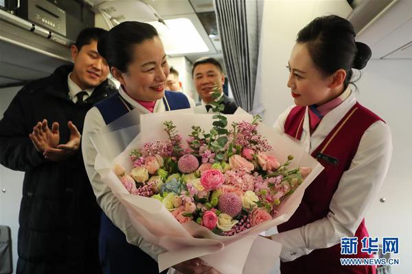 买球的足彩ap推荐-空气炸锅、烤箱、微波炉谁才是厨房必备电器？