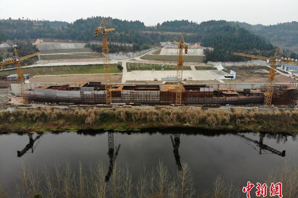 米乐网平台-“提灯定损”之地探访：村里住着很多陪读妈妈�，当地民宿遭大量退订