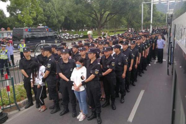 澳门澳京官网-浙大女生23年前写的励志标语火了