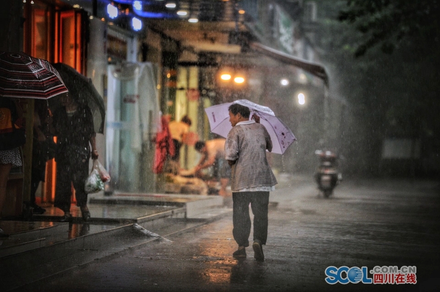 hth华体官方下载app-周雨彤 一次醉酒换来一生内向