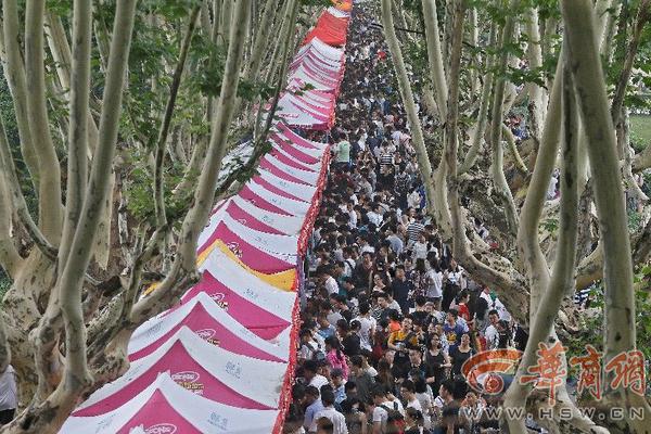 乐竞官方在线登录-奔流｜陈家泠
：祝中法友谊如瓷般坚硬、陶般真诚