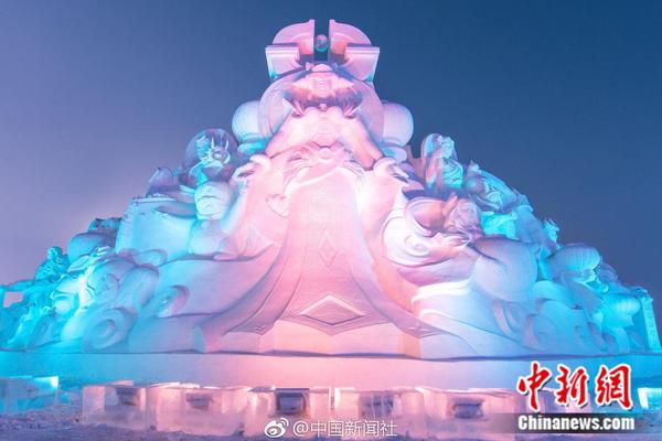 乐冠游戏手机版下载-KAWS x 优衣库