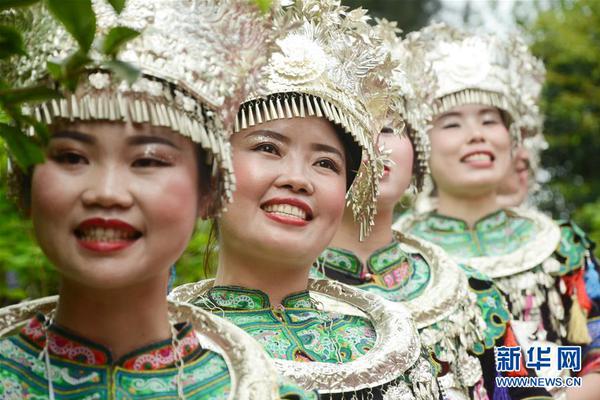 亚美官网登录入口-女子因蒜苗被轧怒砸奔驰车
，河南警方�：双方就财产损失达成谅解