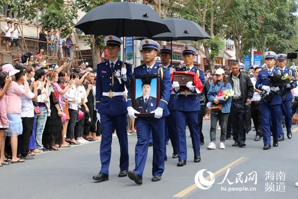 江南官方入口-奔流｜陈家泠
：祝中法友谊如瓷般坚硬
、陶般真诚