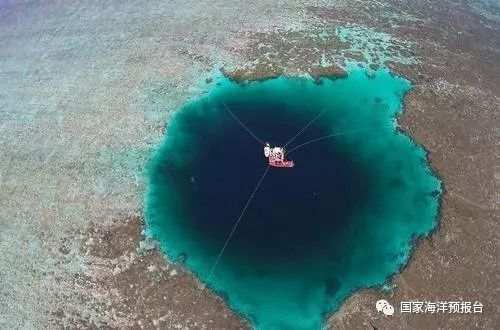 澳门老金沙地址-上海时装周女明星新中式造型