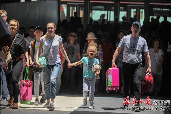 bob客户端-遇袭身亡律师去年刚结婚 父母务农