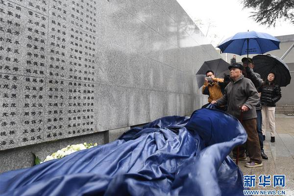 赌钱娱乐下载-警方通报多人当街持械砸车