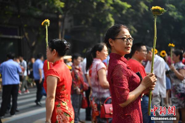 澳门官方平台-浙大女生23年前写的励志标语火了