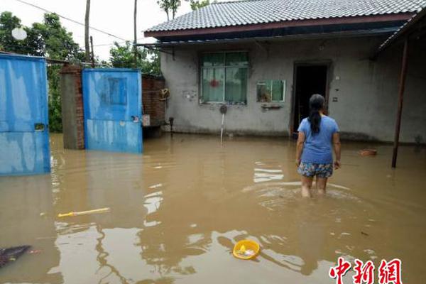 江南登录入口app下载-暴雨袭击巴马致城区多处内涝 消防出动解救被困人员( 2024-05-12)