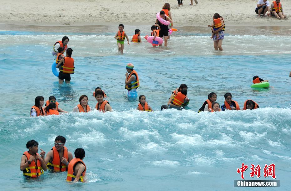 乐鱼登录入口-全国铁路连续4天发送旅客超1700万人次 多个方向仍有余票