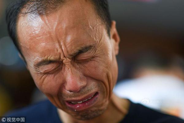 买球赛的网站-周雨彤 一次醉酒换来一生内向