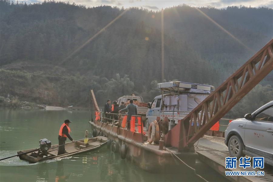 江南官方入口-遇袭身亡律师去年刚结婚 父母务农