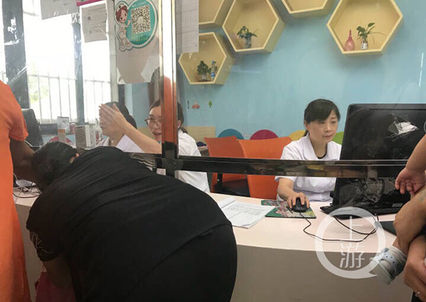 江南登录入口app下载-女子称机场上厕所遭男孩强行推门